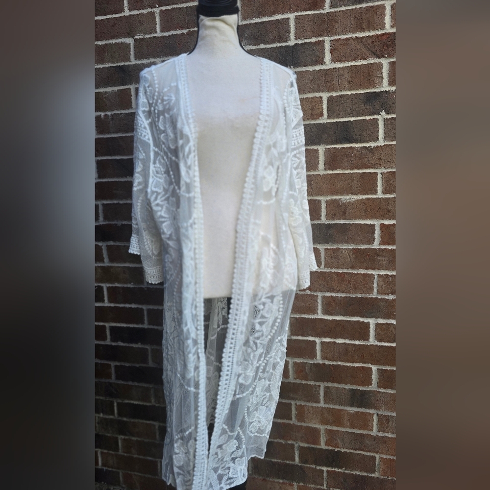 Anna-Kaci Sheer White Lace Kimono - Picture 3 of 9